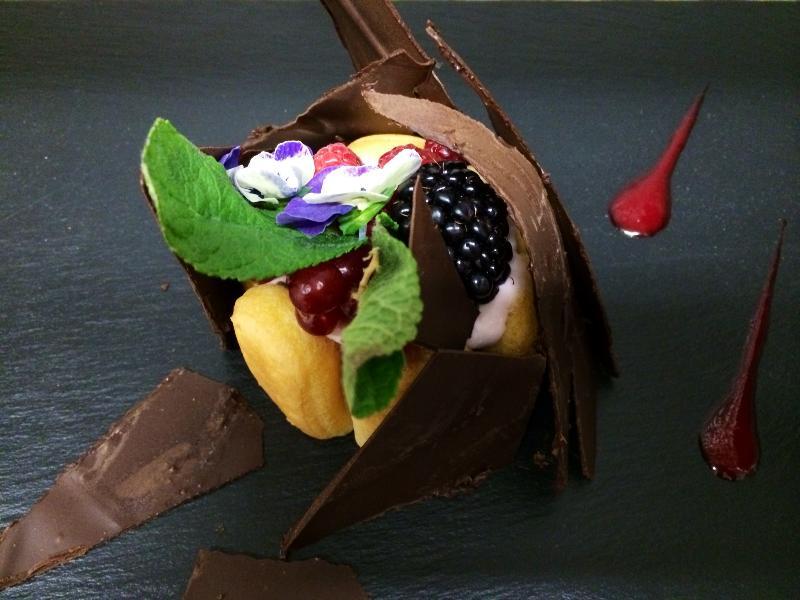Hotel Le Chatelain Brussels Luaran gambar A chocolate dessert